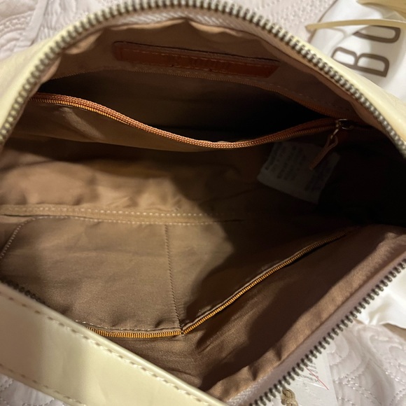 HOBO "KOLE" purse, beautiful butter color, 100%genuine leather, NWT, dust cover. - Picture 3 of 6